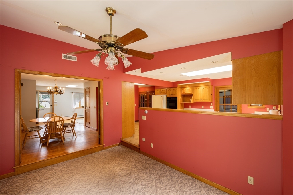 36 Gunn Road Southampton, MA 01073 - Photo 13 of 40 a very nice looking room with a large window