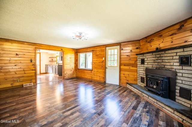 $299,900 | 1728 North Shore Road, Day, NY 12835