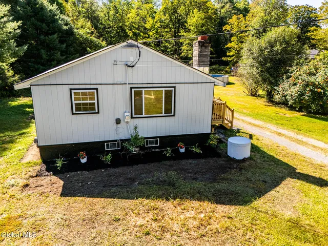 $299,900 | 1728 North Shore Road, Day, NY 12835