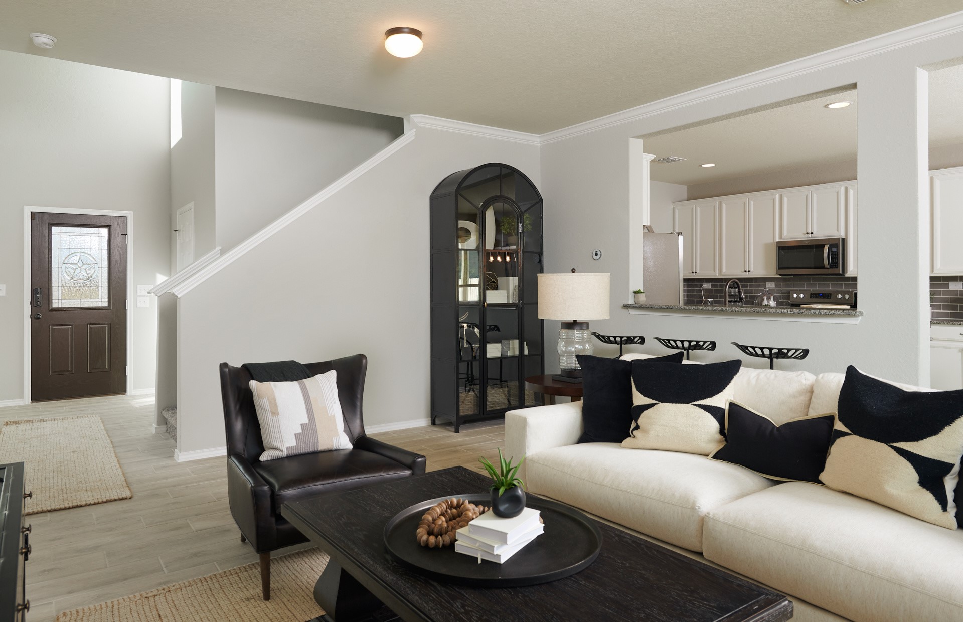 15018 English Rose Road Conroe, TX 77302 - Photo 4 of 27 MODEL HOME images may NOT be consistent with the finished product.