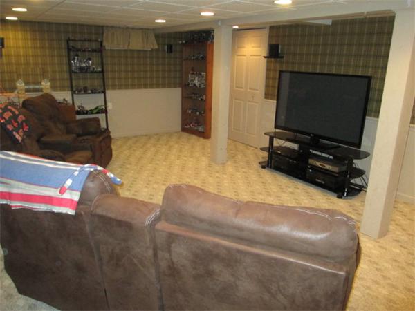40 Bangor Street Springfield, MA 01118 - Photo 3 of 30
