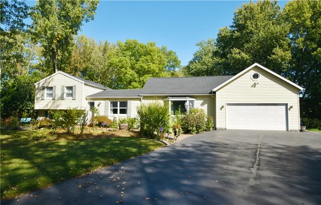 $350,000 | 64 Hartwood Drive, Henrietta, NY 14623