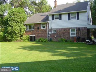 789 Lily Road Warminster, PA 18974 - Photo 3 of 12 Exterior Back