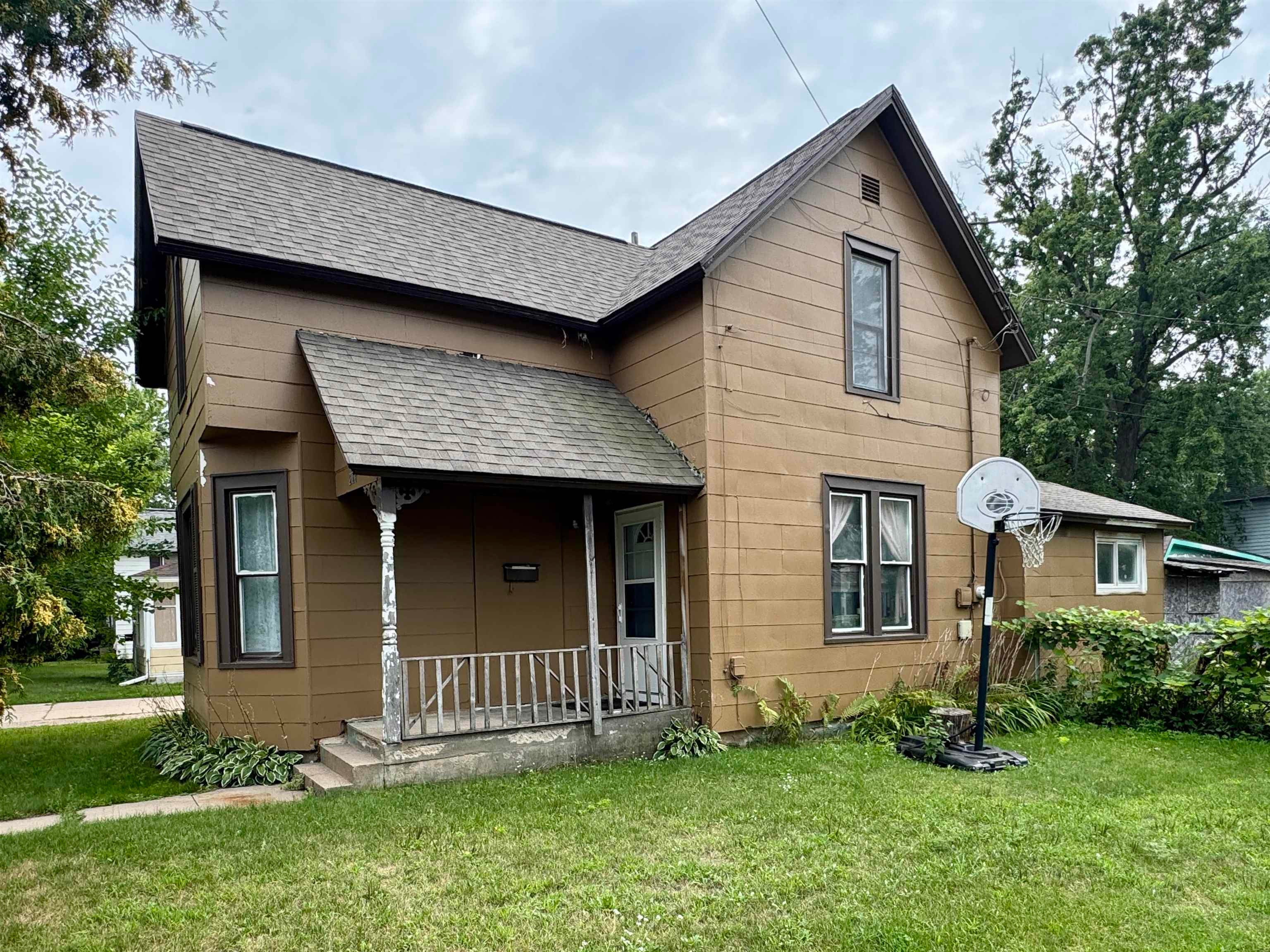 2100 Prairie Street Stevens Point, WI 54481 - Photo 1 of 32 Gallery Image 1