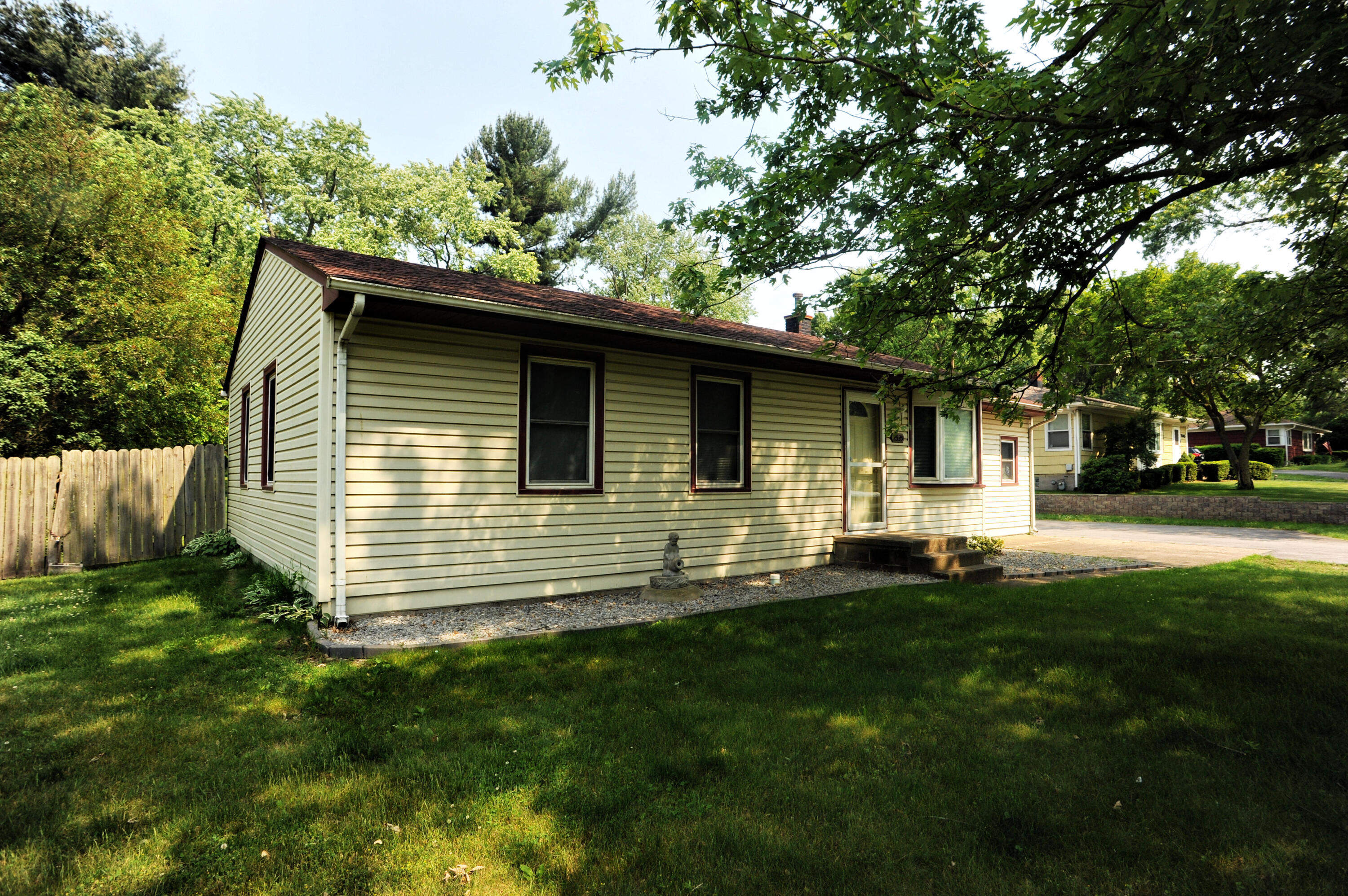 2535 Dombey Road Portage, IN 46368 - Photo 3 of 25 3000x1996