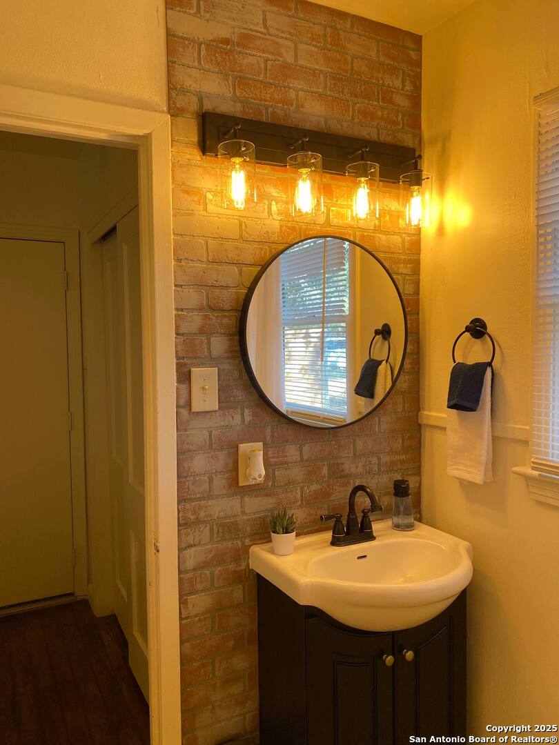 413 9th Street, Unit B Blanco, TX 78606 - Photo 5 of 6