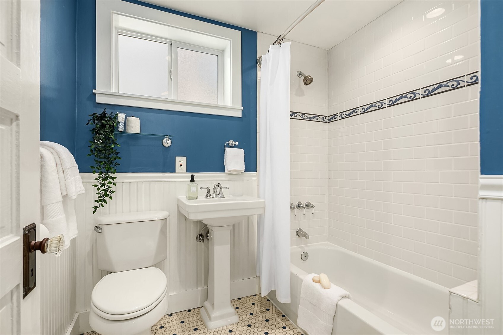 2131 North 62nd Street Seattle, WA 98103 - Photo 16 of 26