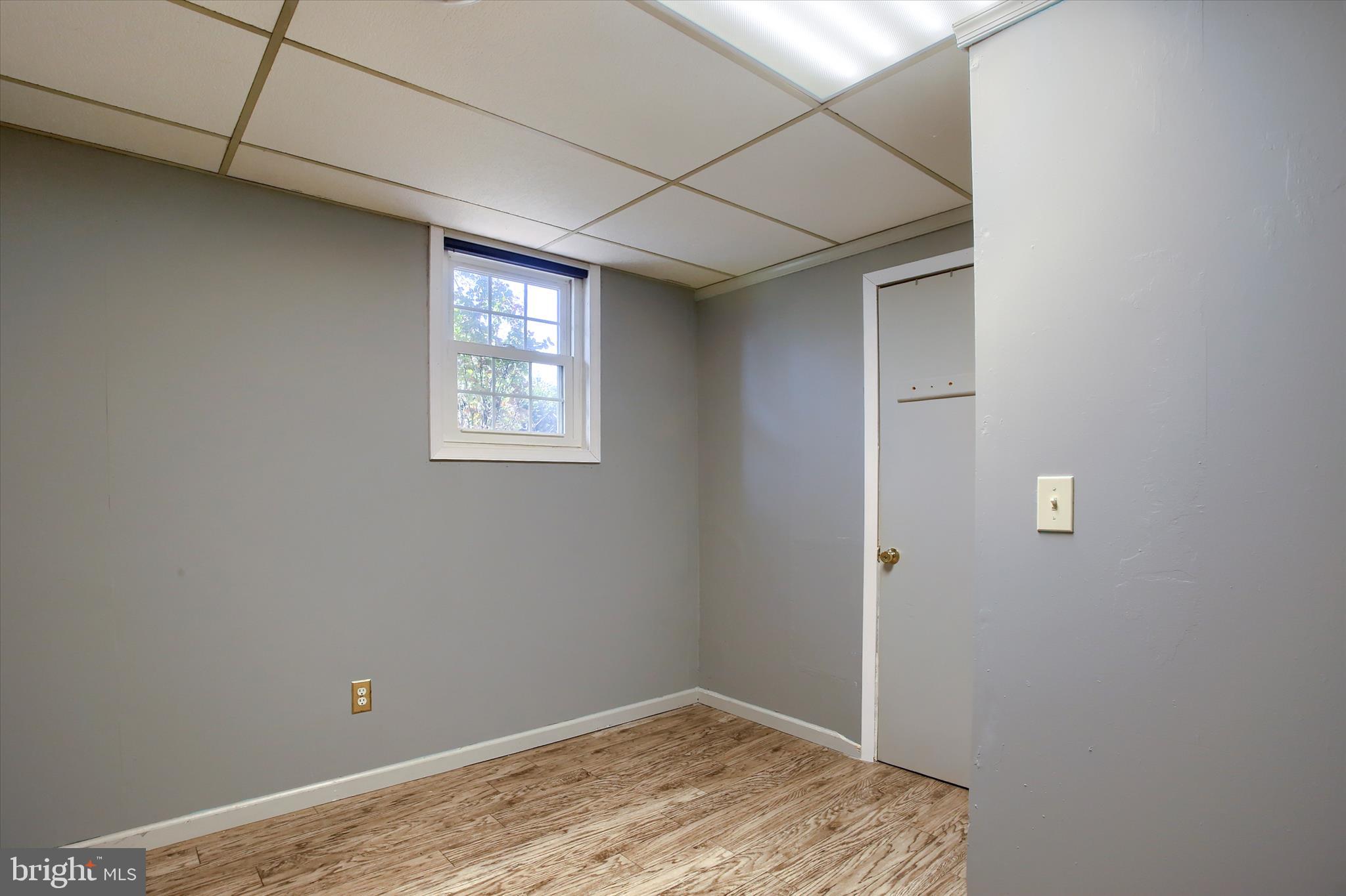 3505 Cranmere Lane York, PA 17402 - Photo 27 of 33 a view of room and window