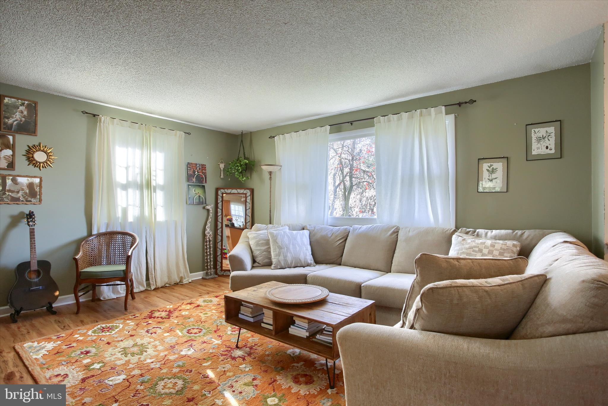3505 Cranmere Lane York, PA 17402 - Photo 6 of 33 a living room with furniture and a window