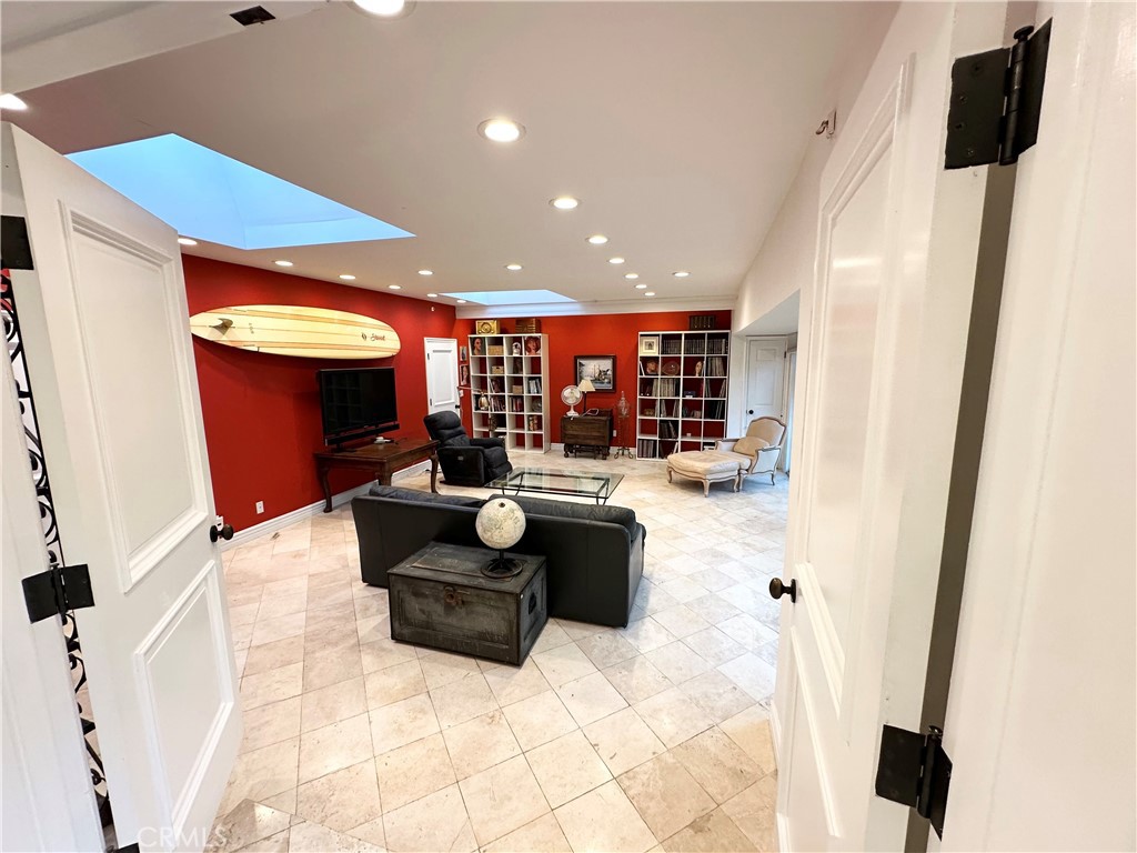 27424 Rainbow Ridge Road Palos Verdes Peninsula, CA 90274 - Photo 16 of 47 a lobby with furniture and window