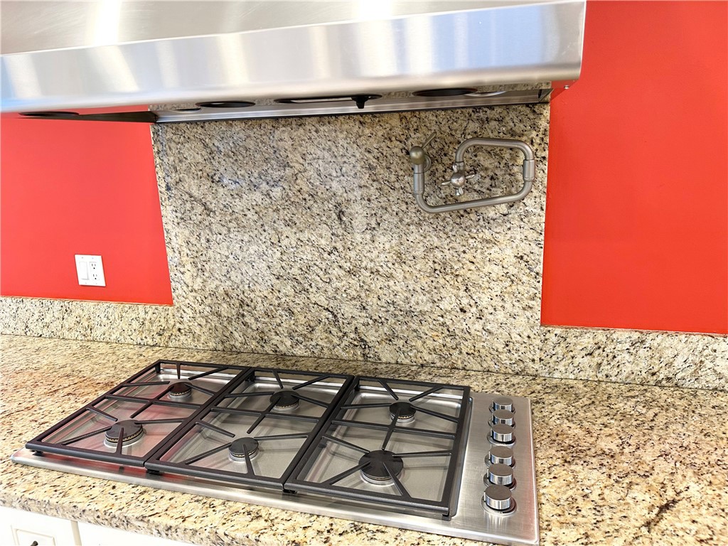 27424 Rainbow Ridge Road Palos Verdes Peninsula, CA 90274 - Photo 27 of 47 a view of a door