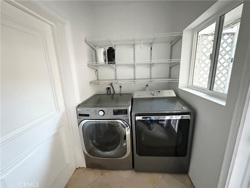 27424 Rainbow Ridge Road Palos Verdes Peninsula, CA 90274 - Photo 46 of 47 a utility room with dryer and washer