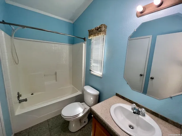 $1,799 | 105 Encino Torcido, Adkins, TX 78101