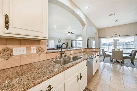 $395,000 | 153 Greenridge Circle, League City, TX 77573