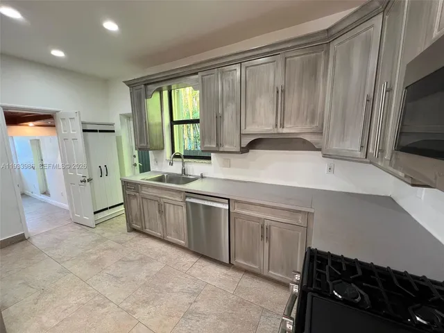 $12,000 | 4575 Post Avenue, Miami Beach, FL 33140