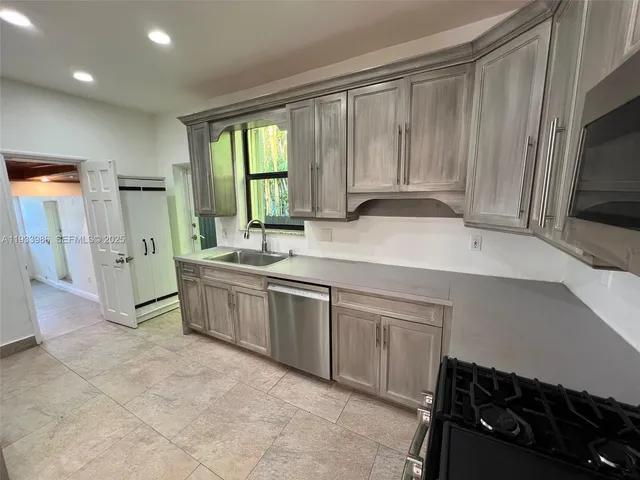 $12,000 | 4575 Post Avenue, Miami Beach, FL 33140