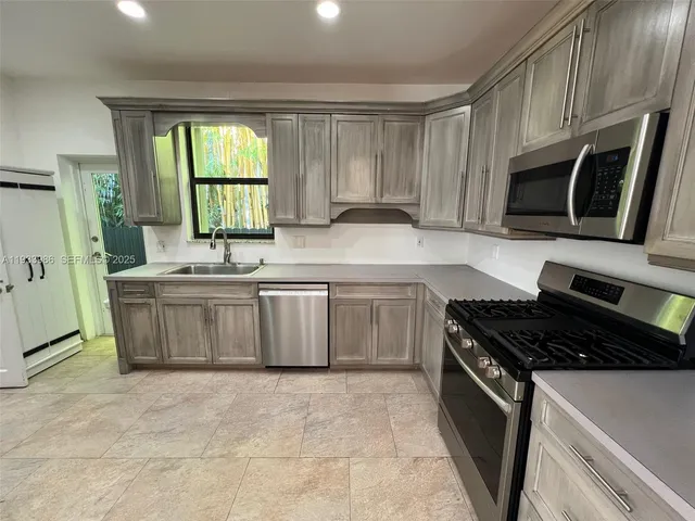 $12,000 | 4575 Post Avenue, Miami Beach, FL 33140