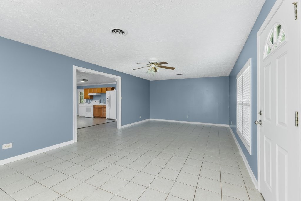 427 South Fair Street Morrison, TN 37357 - Photo 32 of 44 a view of an empty room and window