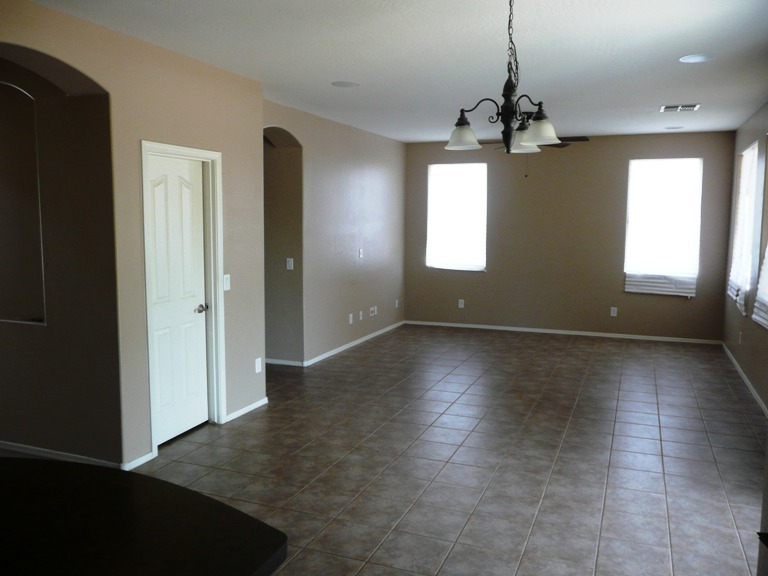 8705 West Cordes Road Tolleson, AZ 85353 - Photo 10 of 25 family rm