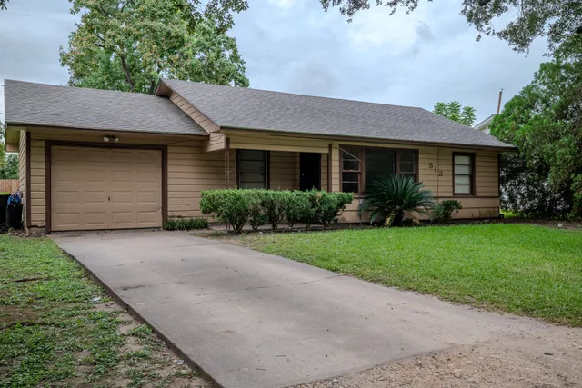 $149,900 | 513 Frankie Street, Wharton, TX 77488