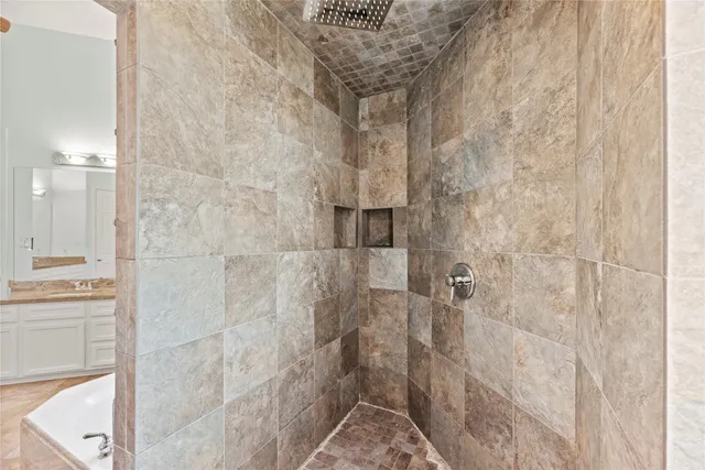 a view of a back yard of the house