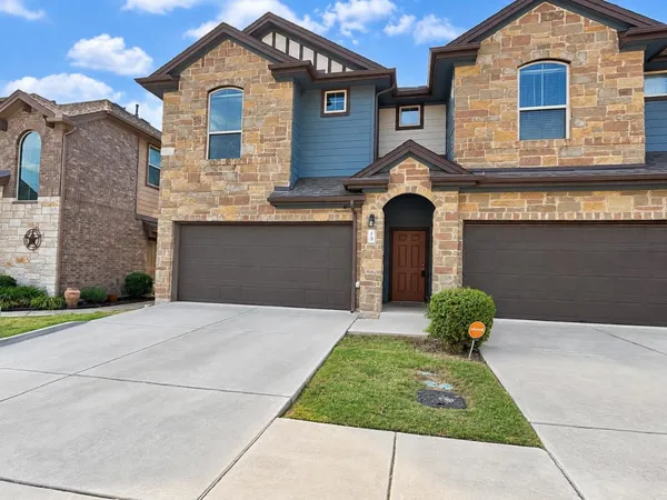 $1,950 | 1001 Zodiac Lane, Unit 13, Round Rock, TX 78665