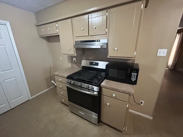 $159,900 | 604 North Elgin Avenue, Levelland, TX 79336