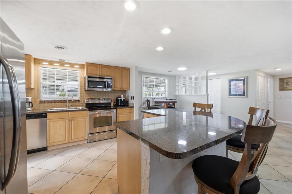 134 Paddington Road Venice, FL 34293 - Photo 6 of 38