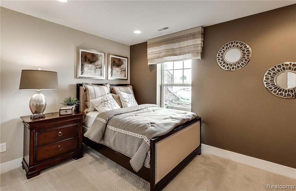 2714 Helmsdale Circle Rochester Hills, MI 48307 - Photo 18 of 20