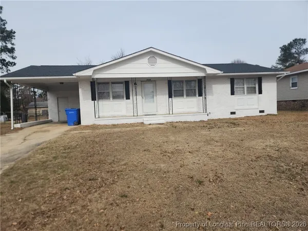 $1,400 | 2135 Quailridge Drive, Fayetteville, NC 28304