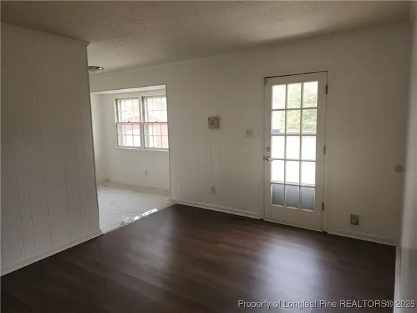 $1,400 | 2135 Quailridge Drive, Fayetteville, NC 28304