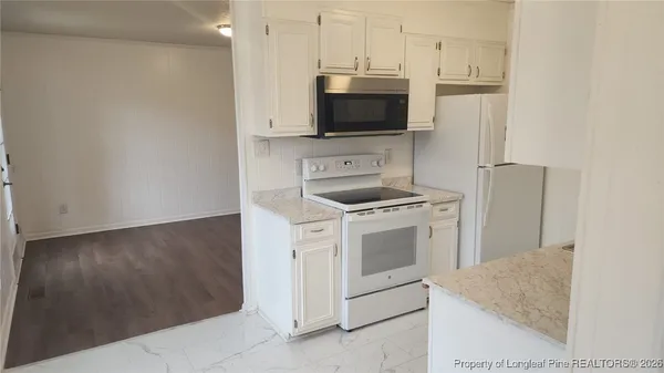 $1,400 | 2135 Quailridge Drive, Fayetteville, NC 28304