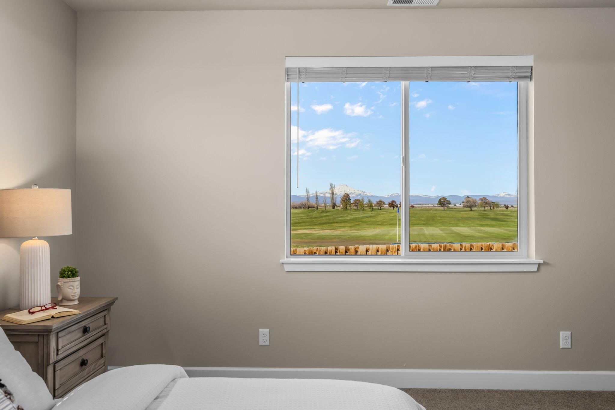 1098 Fairway Road, Unit 151 Madras, OR 97741 - Photo 22 of 29 2024_04_22_1098_nw_fairway_road_madras-2