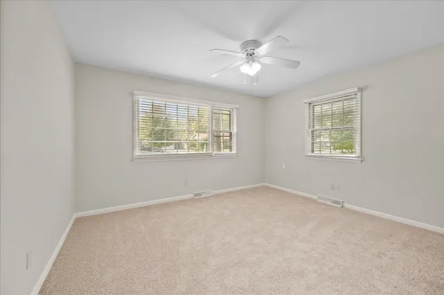 $327,900 | 503 West State Street, North Aurora, IL 60542