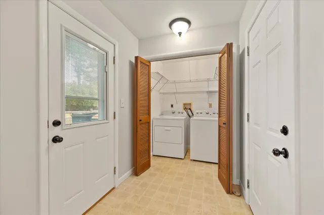 $327,900 | 503 West State Street, North Aurora, IL 60542