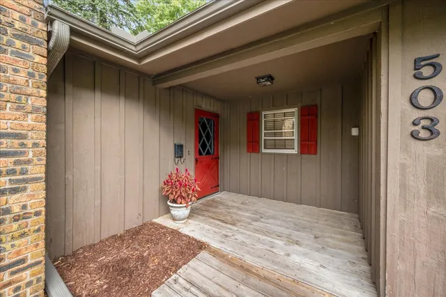 $327,900 | 503 West State Street, North Aurora, IL 60542