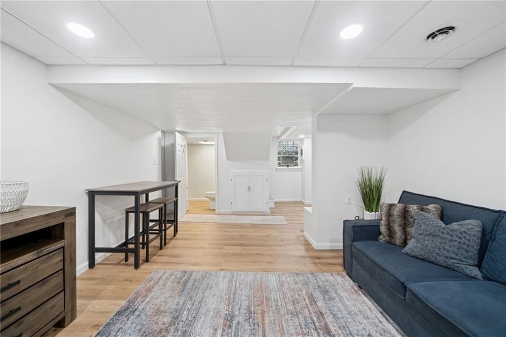 5036 Grove Road Pittsburgh, PA 15234 - Photo 22 of 35 Gallery Image 22