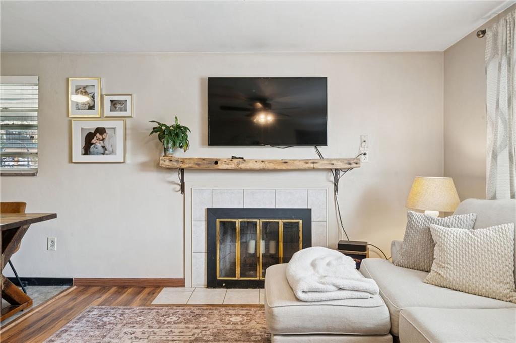 5036 Grove Road Pittsburgh, PA 15234 - Photo 3 of 35 Gallery Image 3