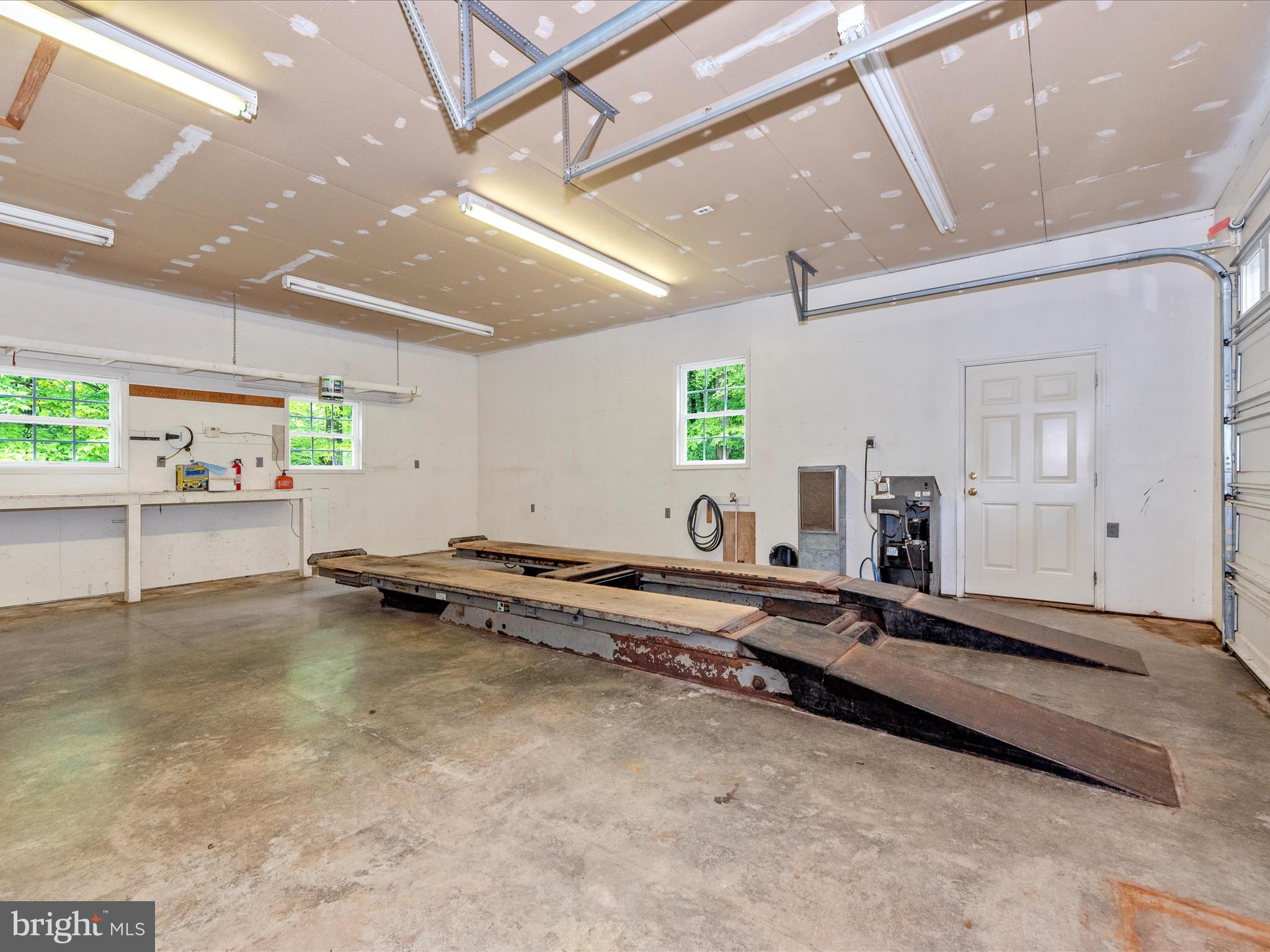10924 Rawley Road New Market, MD 21774 - Photo 15 of 51 Garage