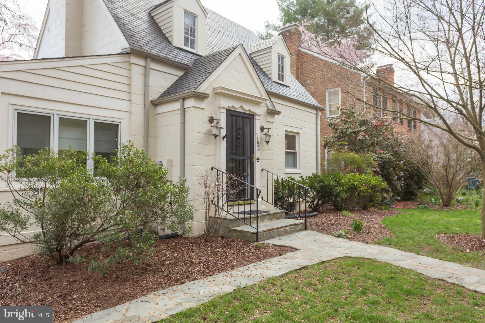 1425 Sunken Road Fredericksburg, VA 22401 - Photo 2 of 30 Exterior (Front)