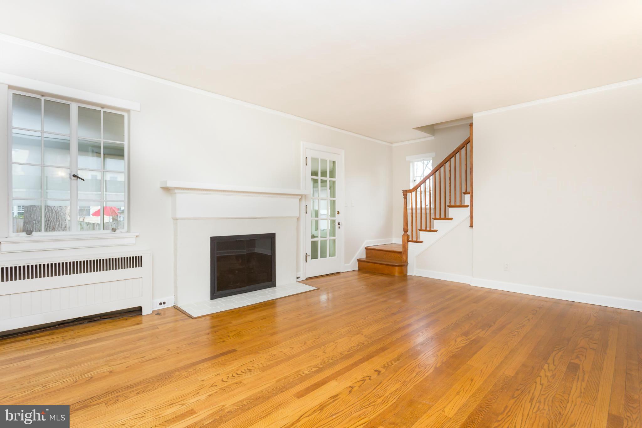 1425 Sunken Road Fredericksburg, VA 22401 - Photo 4 of 30 Living Room