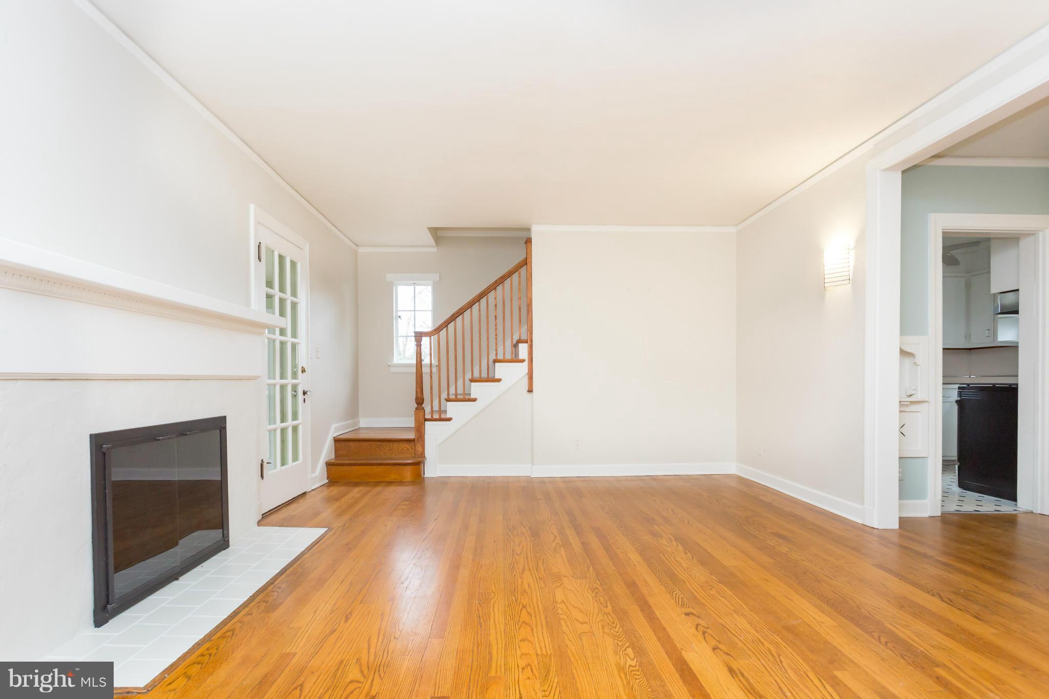 1425 Sunken Road Fredericksburg, VA 22401 - Photo 5 of 30 Living Room