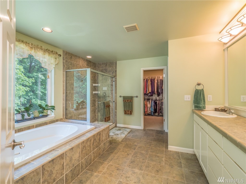 9102 Northeast 160th Place Bothell, WA 98028 - Photo 17 of 34 Gallery Image 17