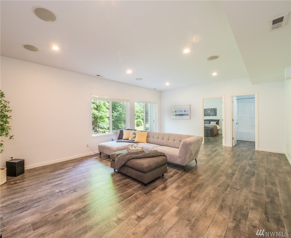 9102 Northeast 160th Place Bothell, WA 98028 - Photo 26 of 34 Gallery Image 26