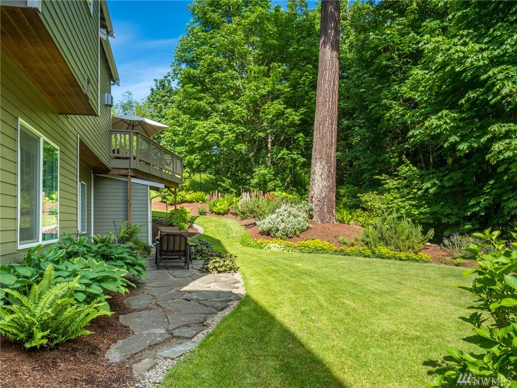 9102 Northeast 160th Place Bothell, WA 98028 - Photo 30 of 34 Gallery Image 30