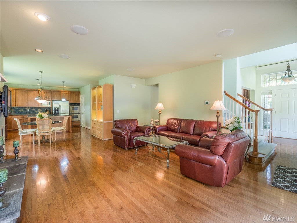 9102 Northeast 160th Place Bothell, WA 98028 - Photo 4 of 34 Gallery Image 4