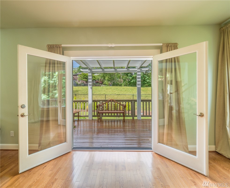 9102 Northeast 160th Place Bothell, WA 98028 - Photo 7 of 34 Gallery Image 7