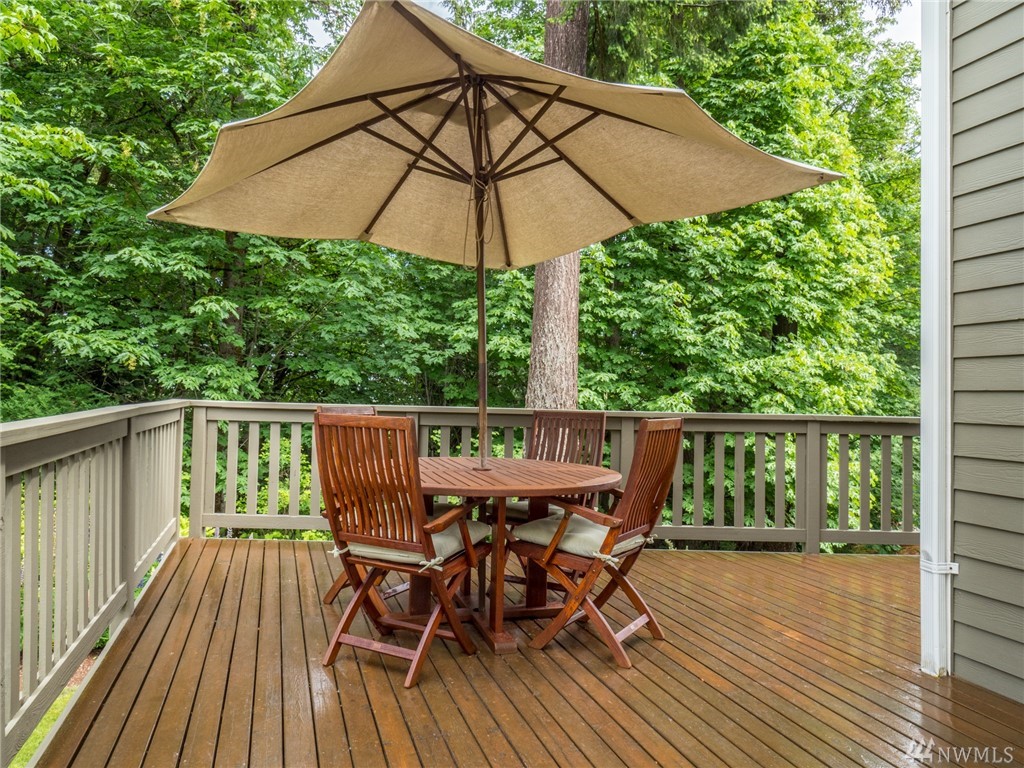 9102 Northeast 160th Place Bothell, WA 98028 - Photo 9 of 34 Gallery Image 9