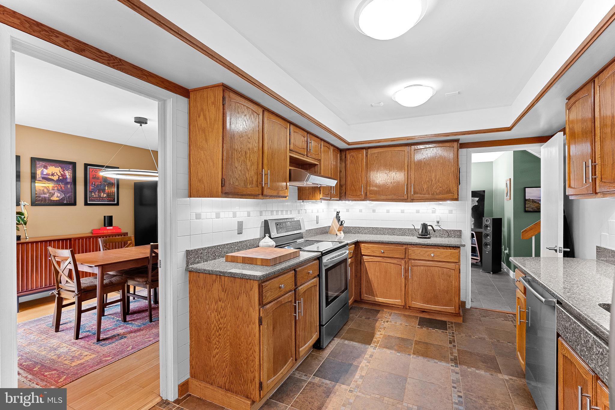 1628 Greenbriar Court Reston, VA 20190 - Photo 16 of 52