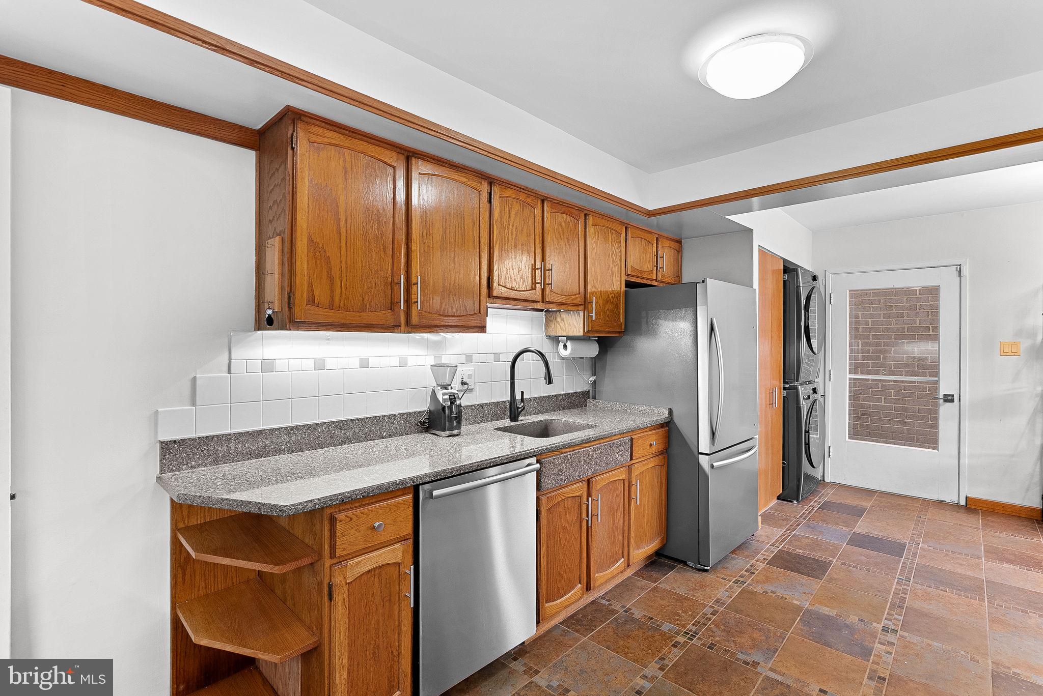 1628 Greenbriar Court Reston, VA 20190 - Photo 18 of 52